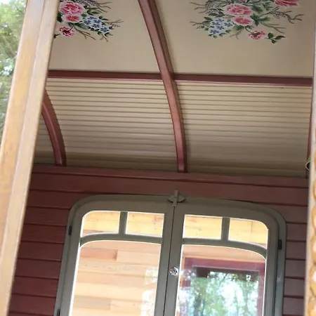 Bed and breakfast Roulotte Zelena Hora 3*