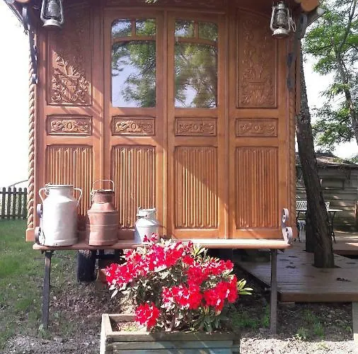 ベッド・アンド・ブレックファスト Roulotte Zelena Hora